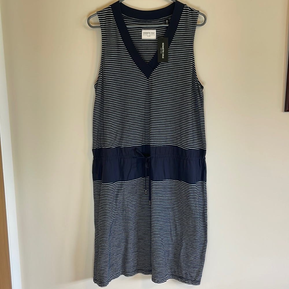 Kenneth Cole NWT Womens Large Navy/White Stripe Waist Defined V-Neck Dress